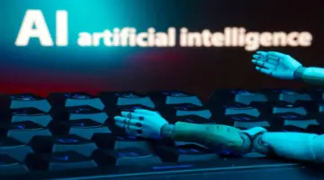 هل يغير الذكاء الاصطناعي قواعد اللعبة في البرمجيات الآن أم بعد سنوات؟